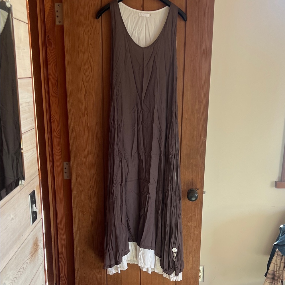 Sleeveless Brown Maxi Dress with White Hem